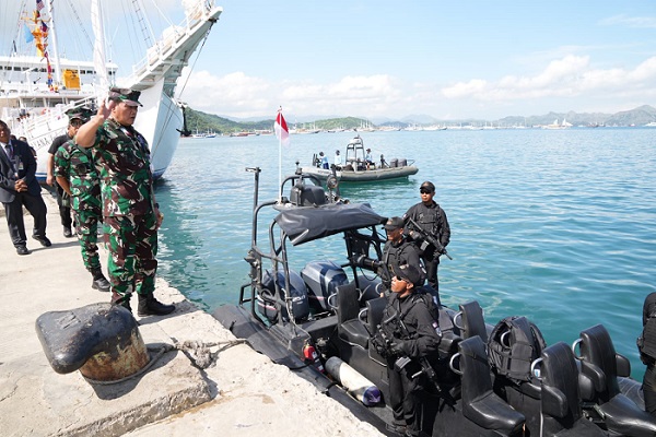 Foto: Panglima TNI Yudo Margono Saat Meninjau Kesiapan Pengamanan