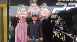 Foto: Korban Heri Bersama Istri Laelah di Polres Metro Bekasi Kota