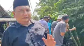 Foto: Kades Cipayung, Cikarang Timur, H. Ajan