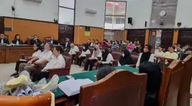 Suasana Persidangan 9 Terdakwa