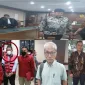 Foto Latar Terdakwa Fredy Juwono dan foto bawah tersangka M. Khayam, F Tonny Tanduk dan Kuasa Hukum Fredy Juwono Advokat Nuni Rahmawati, SH, MH dan Rhama Rizky Vianto, SH, MH