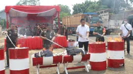 FOTO: Giat Pemusnahan Barang Bukti Kejaksaan Negeri Jakarta Barat