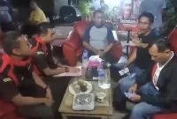 Foto: Saat Petugas Kejaksaan Sambangi Kediaman Oknum Anggota DPRD Kabupaten Bekasi Asal PDIP