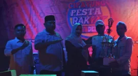 Foto: Kades Cipayung Saat malam Peanugrahan Loma Kemerdekaan RI ke-78