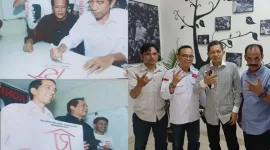 Ket. Foto: Daud R. Sihite, SH (Sekretaris DPC), Dedi Wahyudin (Ketua DPC Kota Bekasi), Yonathan Yongki (Ketua Umum Relawan 4G), Andi Jono (Bendahara DPC Kota Bekasi) 