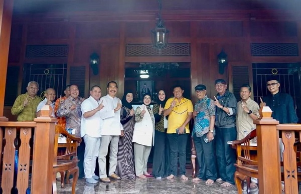Foto: Kunjungan Rombongan Elit Partai Golkar Kota Bekasi Kerumah H. Aan Suhanda 