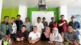 Foto: Kongkow Bareng Kartika Oman Bersama Beberapa Awak Media di Kota Bekasi 