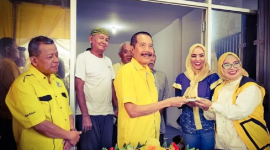 Foto: H. Aan Suhanda Bersama Ketua DPD Partai Golkar Kota Bekasi, Ade Puspitasari