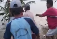 Warga Kampung Kobak Rotan Kabupaten Bekasi