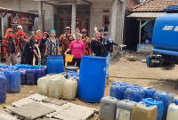 Foto: Ormas PP Kabupaten Bekasi Saat Salurkan Bantuan Air Bersih