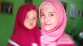 Foto: Dwi Ayu Eriyanti Bersama Anaknya