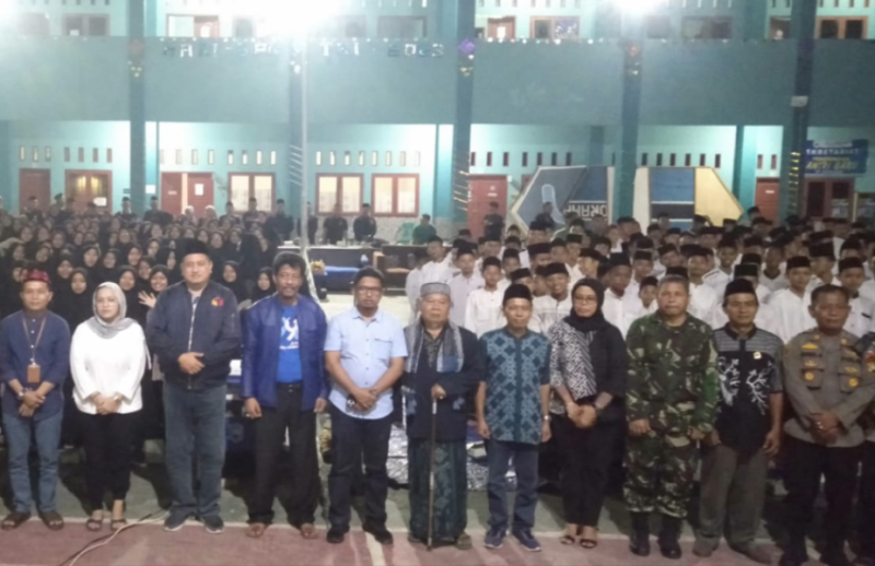 KPUD Kabupaten Bekasi Ajak Santri Nobar 