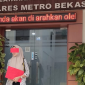 Foto: Agus Budiono Bersama HP (Korban) Saat di Polres Metro Kabupaten Bekasi