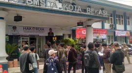 Aksi Mahasiswa di Kantor DBMSDA Kota Bekasi