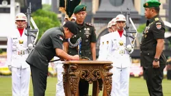 Panglima TNI Serahkan Jabatan Kasad ke Jenderal TNI Maruli Simanjuntak