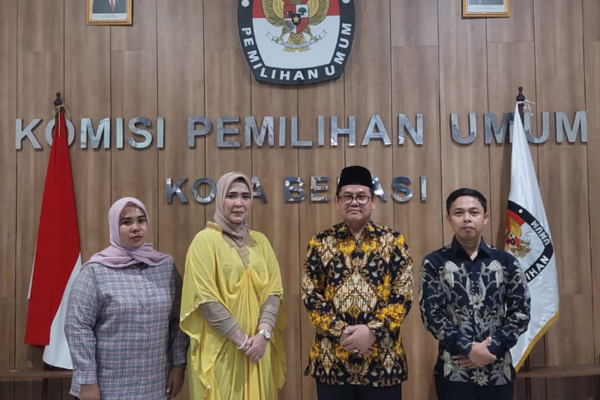 Foto: Sirojuddin Arusy dan Ida Laniari Bersama KPU Kota Bekasi