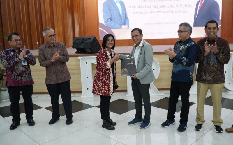 Prof. Didit Budi Nugroho Resmi Guru Besar ke-24 Universitas Kristen Satya Wacana