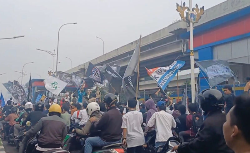 Foto: Ratusan Remaja Tengah Melakukan Konvoi