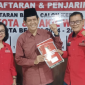 Foto: Adi Bunardi Saat Mengembalikan Formulir ke DPC PDIP Kota Bekasi