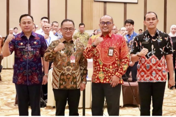 Foto: Pj Walikota Bekasi Raden Gani Muhamad (Kedua dari kiri)