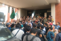 Aksi Mahasiswa di Gedung DPRD Kota Bekasi