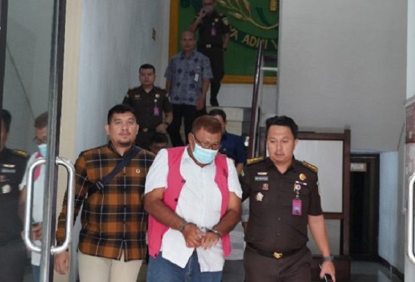 Foto: MH Saat Digiring Petugas Kejaksaan Jakarta Utara