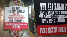 Karangan Bunga Elemen Masyarakat Anti Korupsi