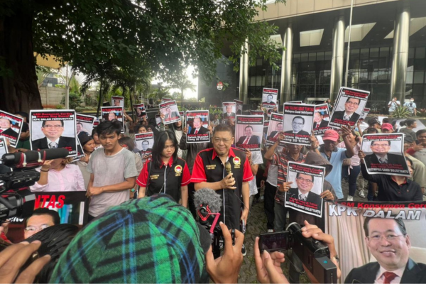 Foto: Alvin Lim Saat di Depan Gedung KPK