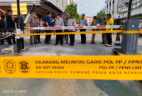 Pemkot Segel 3 Titik Gate Parkir Milik Warga Paguyuban Ruko SNK