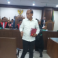 Ket. Foto: Saksi Korban Penipuan Jhon N Palinggi Seusai Menjadi Saksi di Pengadilan Negeri Jakarta Pusat