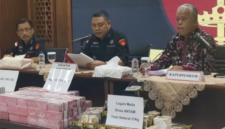 Konferensi Pers Kejagung Kasus Tiga Hakim Agung