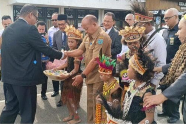 Foto: Suasana Prosesi Acara Peletakan Batu Pertama  