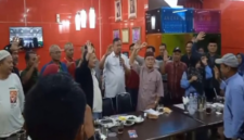 Video Viral Para RW di Ikrar Sumpah Dukung Tri Adhianto 