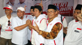 Foto: Heri Koswara & Bang Udin Wangsa Jabat Tangan