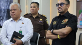 Foto: Kapuspenkum Kejagung Harli Siregar Bersama Wakil Ketua Komisi III DPR RI, Ahmad Sahroni 