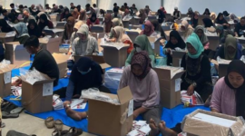 Kegiatan Sortir dan Lipat Kertas Suara