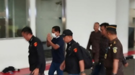 Foto: Hakim Rudi Suparmono Saat Digiring Petugas Kejagung 
