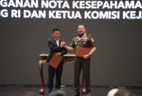 Foto: Ketua Komjak RI, Puyono Suwardi & Jaksa Agung, ST. Burhanuddin