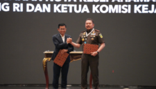 Foto: Ketua Komjak RI, Puyono Suwardi & Jaksa Agung, ST. Burhanuddin