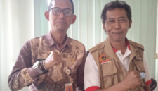 Foto: Ketua FKMPB, Eko Setiawan (Kanan) Bersama Pj Desa Serang, Achmad Fadillah (Kiri)