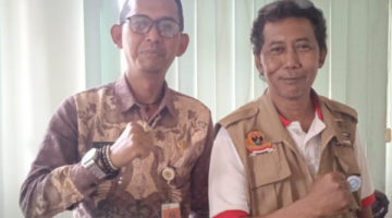 Foto: Ketua FKMPB, Eko Setiawan (Kanan) Bersama Pj Desa Serang, Achmad Fadillah (Kiri)