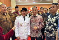 Foto: Ketua Umum TEBAS, Sarjan, SH & Bupati Kabupaten Bekasi, Ade Kuswara Kunang, SH