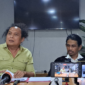 Foto: Pengacara Deolipa Yumara (Kiri) Bersama Kliennya Kamal Tarachand Mirchandani alias Sanjay (Kanan)