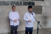Foto: Menteri Desa PDT, Yandri Susanto Saat Menyampaikan Klarifikasi dan Permohonan Maaf Kepada Wartawan dan LSM