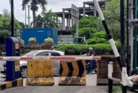 Pintu Parkir Keluar Masuk Warga Ruko SNK Kota Bekasi 