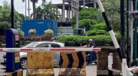 Pintu Parkir Keluar Masuk Warga Ruko SNK Kota Bekasi 