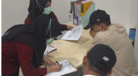 Foto: Dani Bahdani Saat Proses Administrasi di Kejari Kota Bekasi