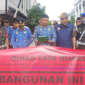 Foto: Saat Distaru Kembali Melakukan Penyeggelan Gate Parkir Paguyuban RSNK
