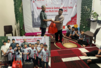 Foto: Ketua IMI, Fitriansyah Kiahaly (Kiri) Bersama Ketua Pengurus Panti, Ade Toha (kanan)