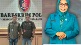 Foto: Ketua LSM Trinusa Bekasi Raya, Maksum Alfarizi (Kiri) Saat Melaporkan Dwi Setyowati alias Wiwiek Hargono (Istri Walikota Bekasi, Tri Adhianto)   